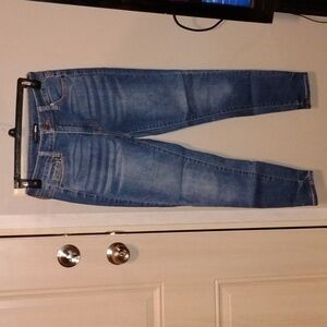 Fashion Nova Medium Wash Blue Jeans Size 3